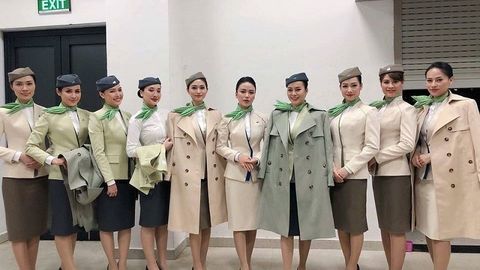 Điểm qua những bộ đồng phục của tiếp viên hàng không Bamboo Airways